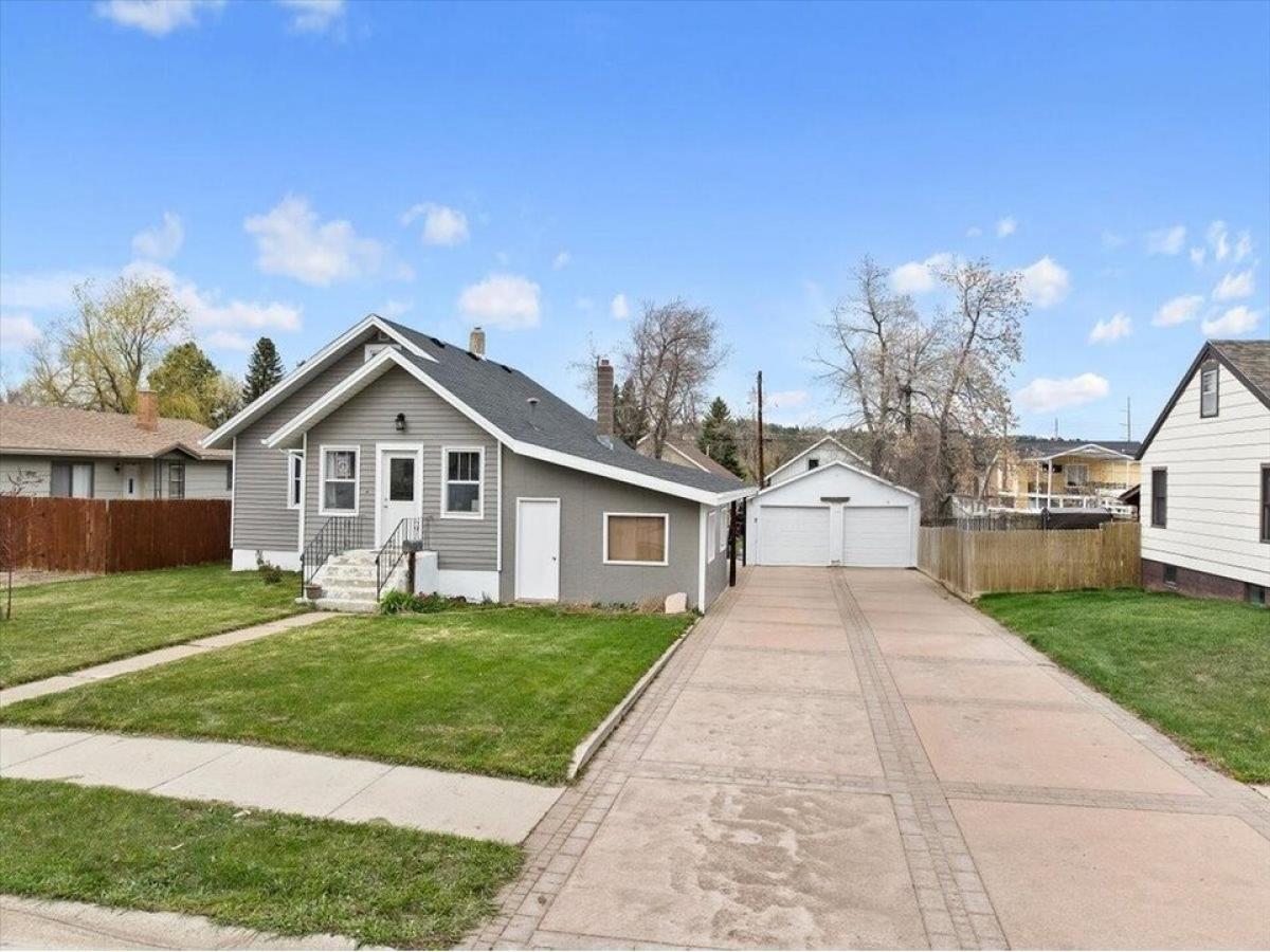 Picture of Home For Sale in Sturgis, South Dakota, United States