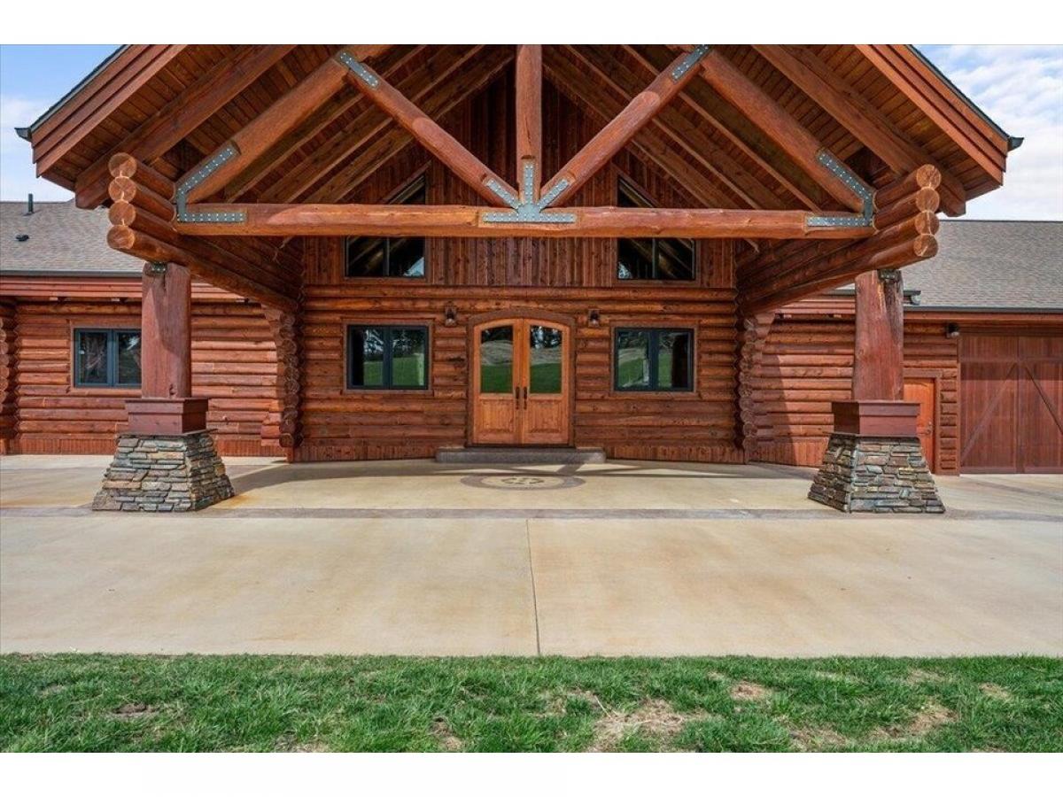 Picture of Home For Sale in Spearfish, South Dakota, United States
