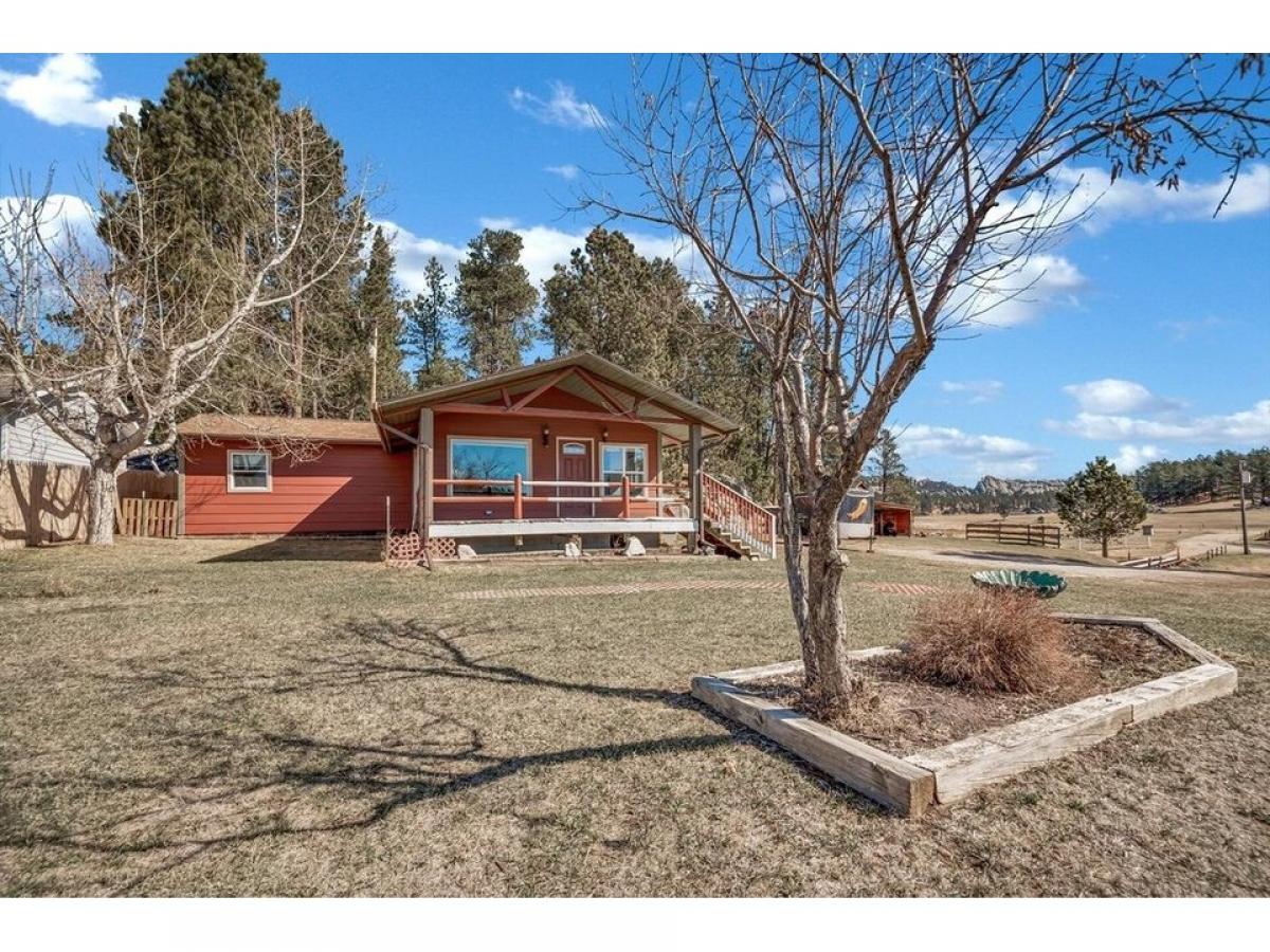 Picture of Home For Sale in Custer, South Dakota, United States