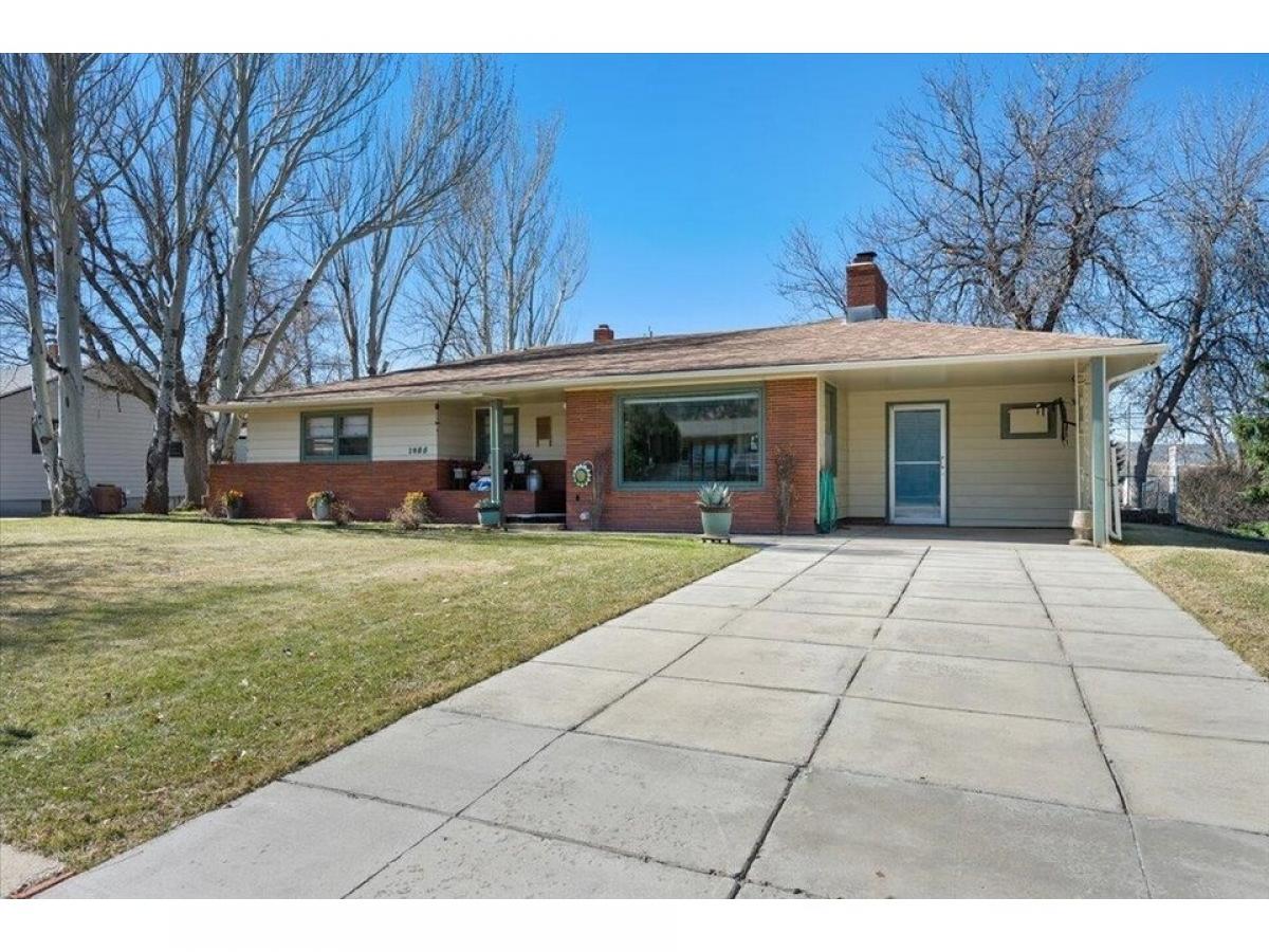 Picture of Home For Sale in Spearfish, South Dakota, United States