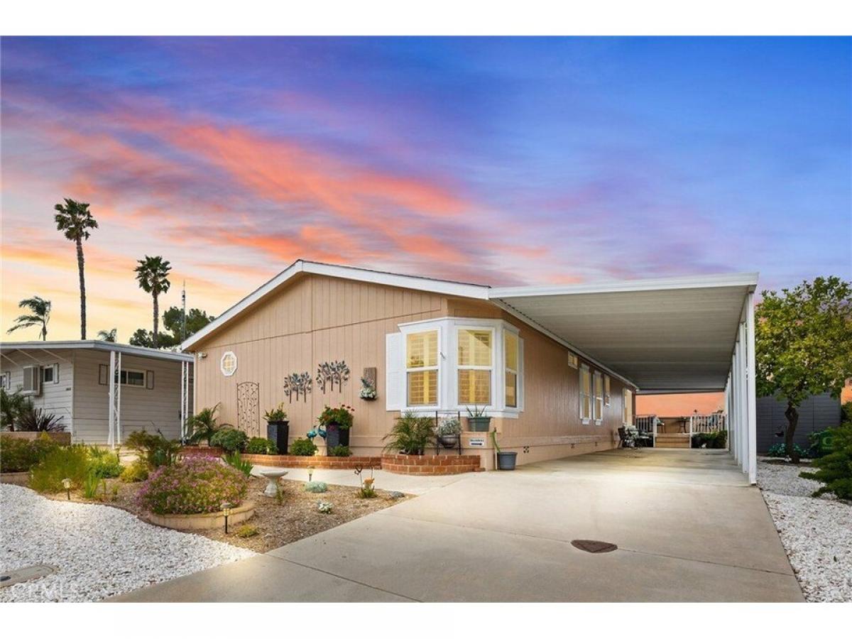 Picture of Home For Sale in Murrieta, California, United States