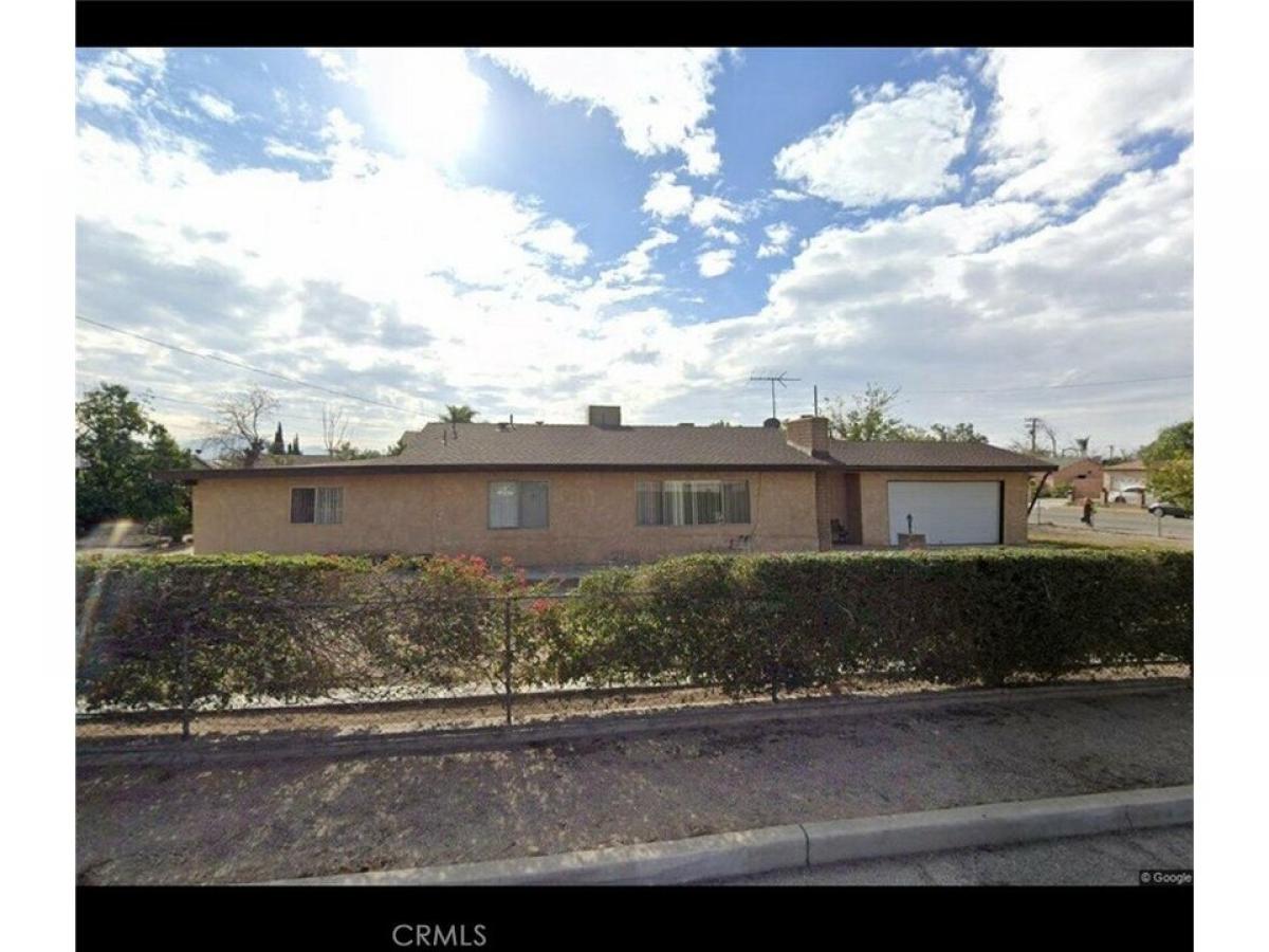 Picture of Home For Sale in Fontana, California, United States