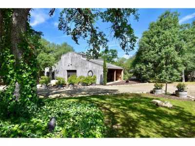 Home For Sale in Lockwood, California