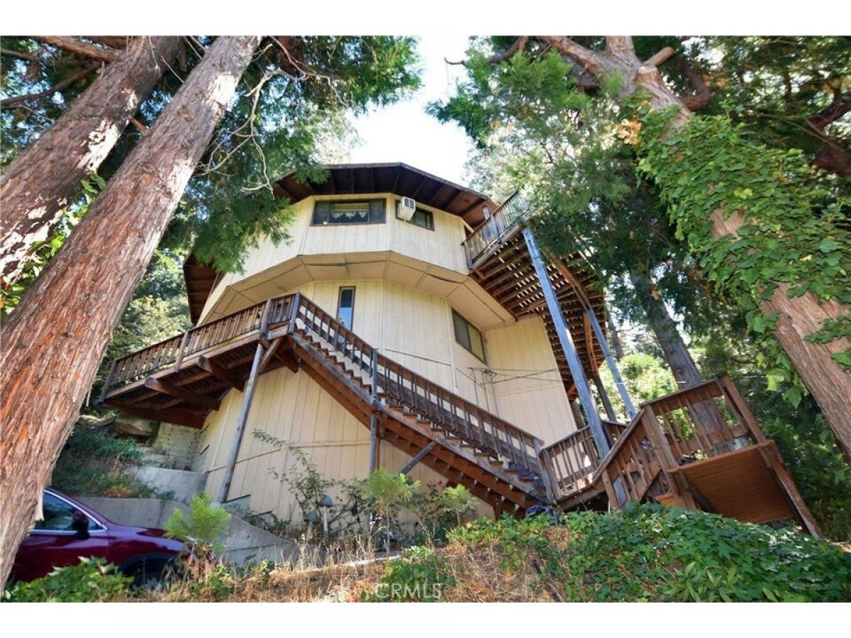 Picture of Home For Sale in Crestline, California, United States
