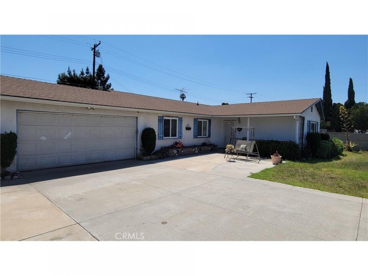 Picture of Home For Sale in Montclair, California, United States