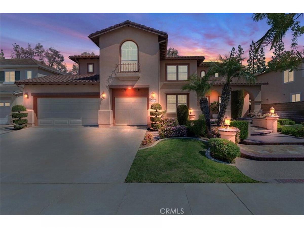 Picture of Home For Sale in Fullerton, California, United States