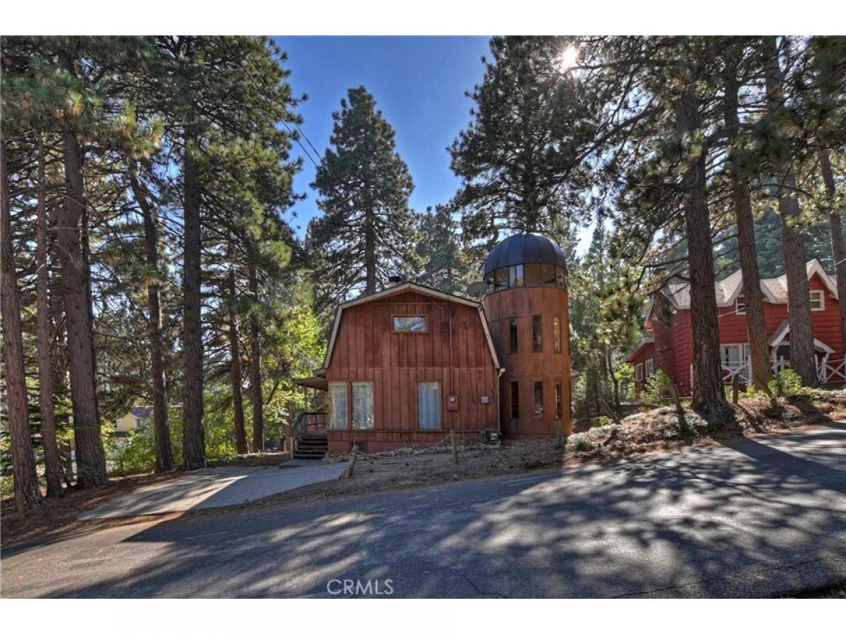 Picture of Home For Sale in Running Springs, California, United States