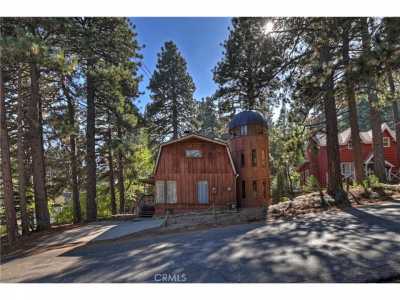 Home For Sale in Running Springs, California