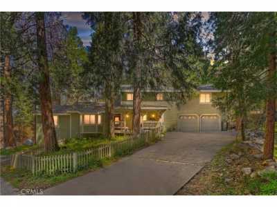 Home For Sale in Cedarpines Park, California