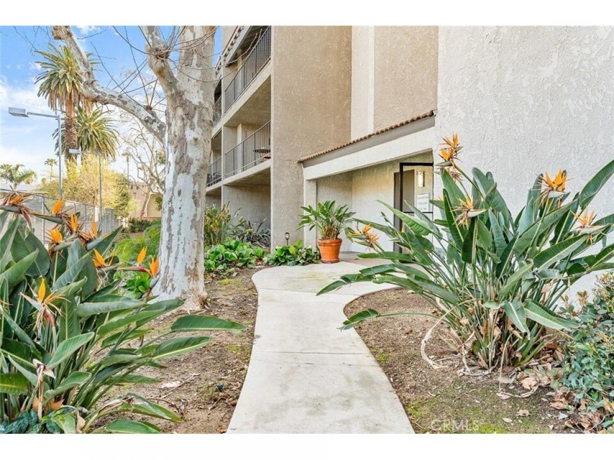 Picture of Home For Sale in Redlands, California, United States