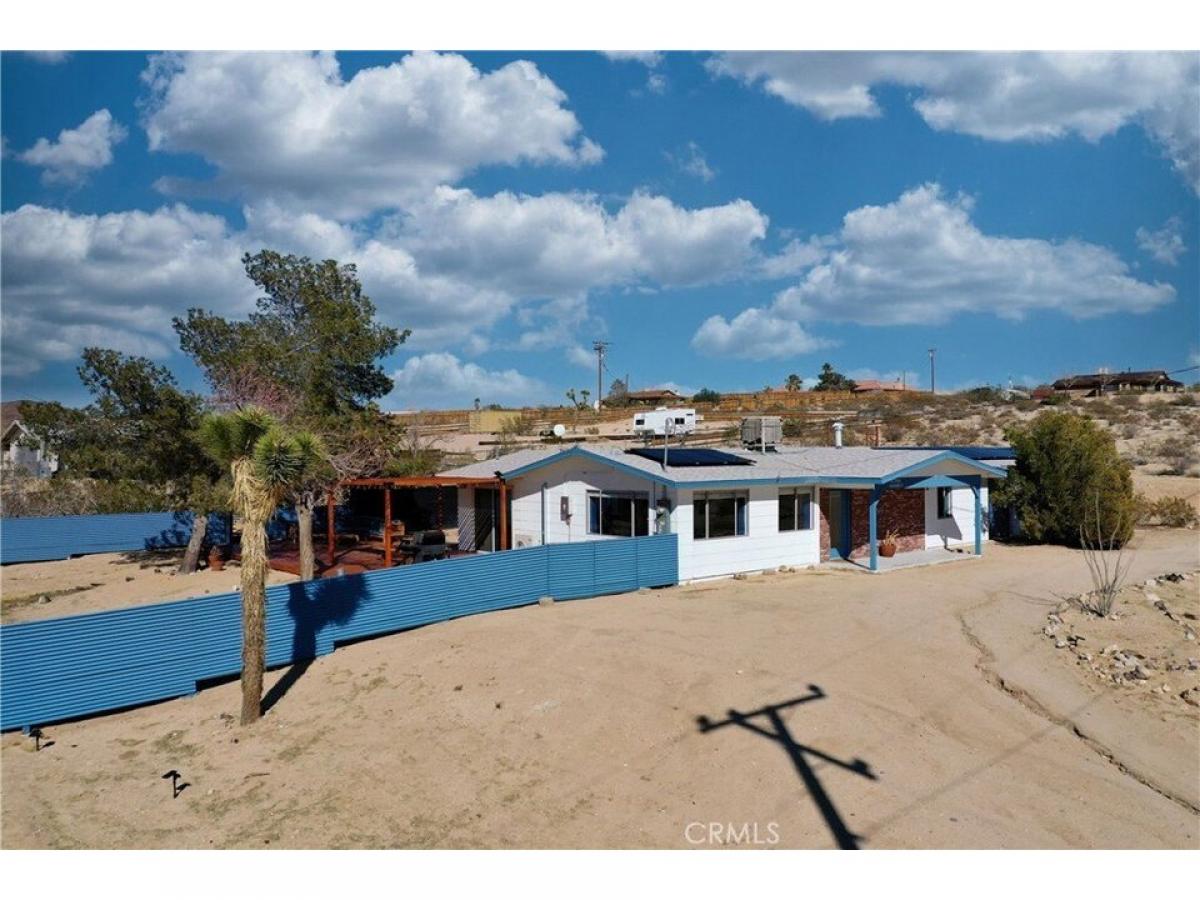 Picture of Home For Sale in Joshua Tree, California, United States