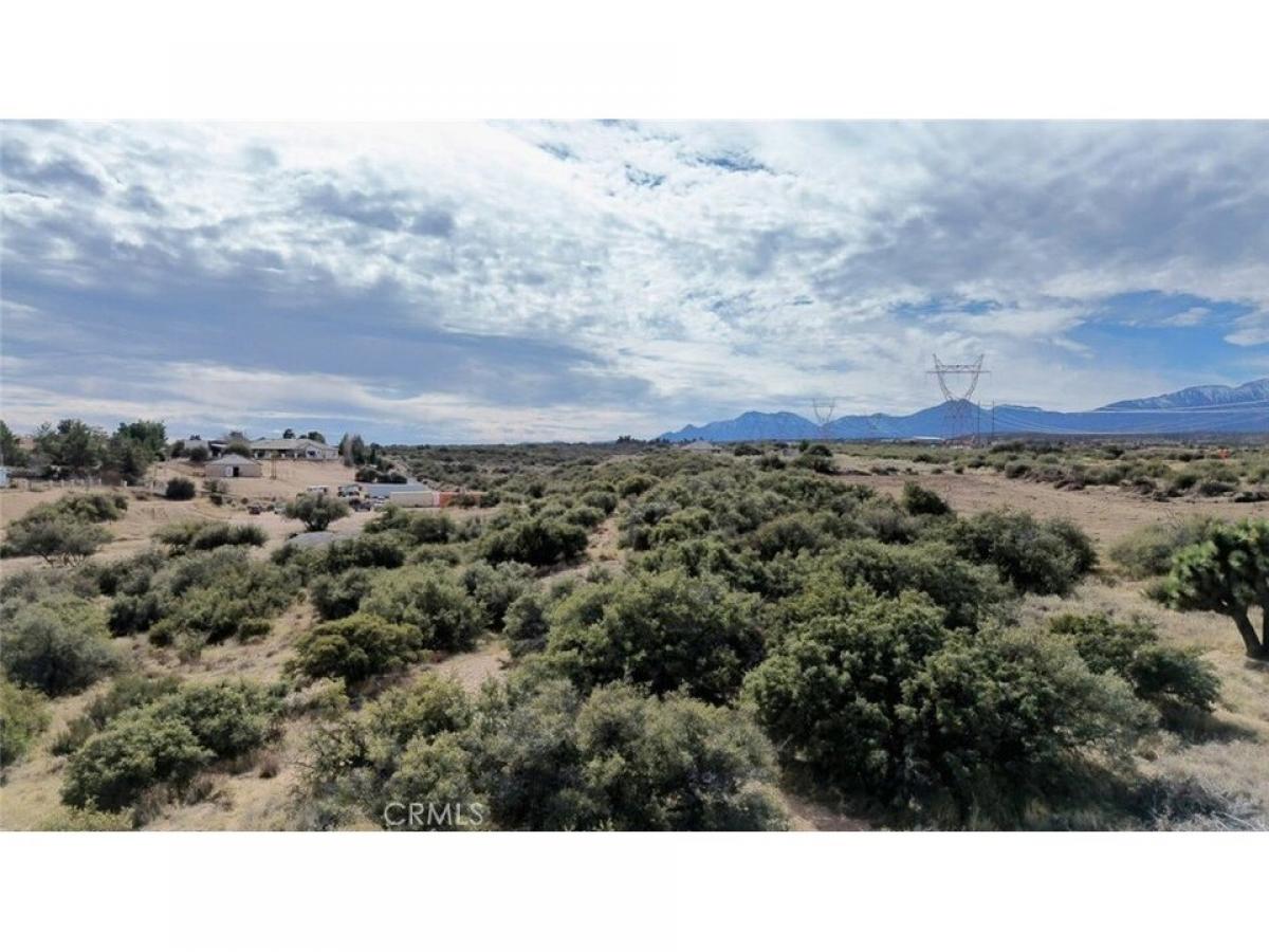 Picture of Residential Land For Sale in Oak Hills, California, United States