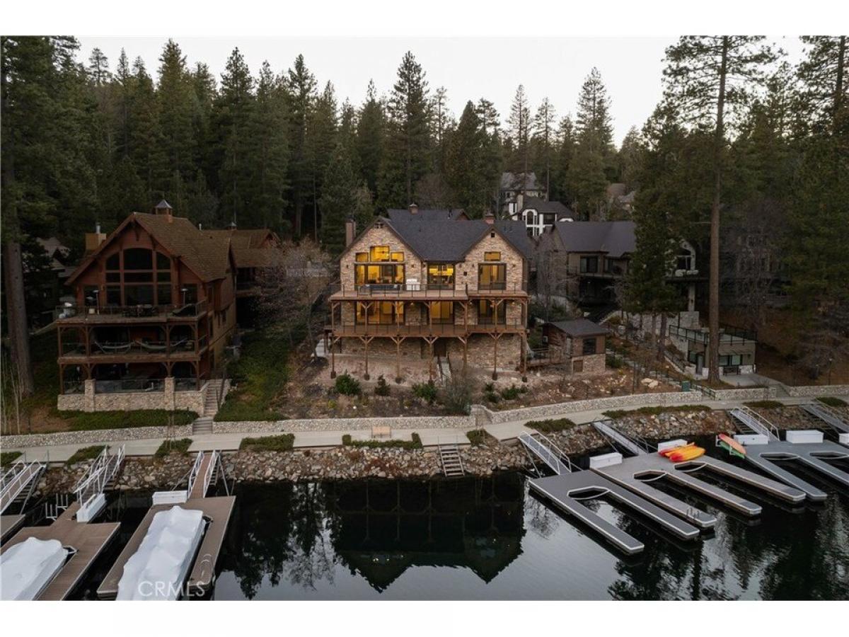 Picture of Home For Sale in Lake Arrowhead, California, United States