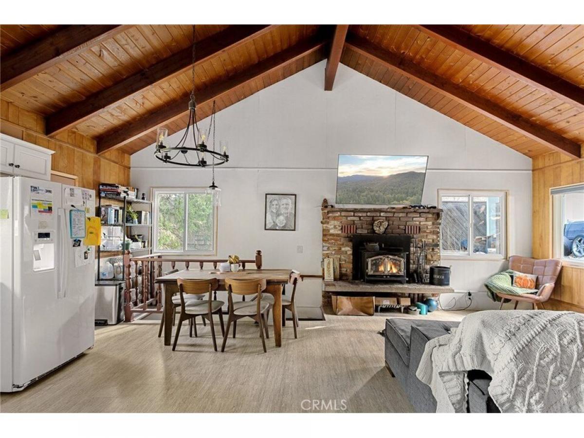 Picture of Home For Sale in Cedarpines Park, California, United States