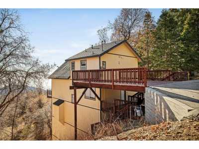 Home For Sale in Running Springs, California