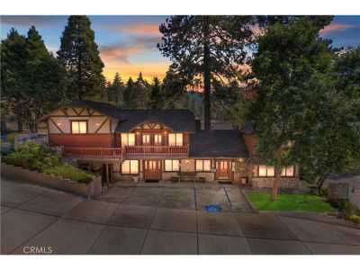 Home For Sale in Crestline, California