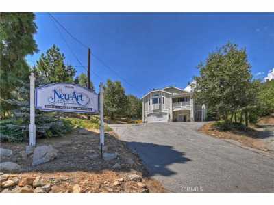 Home For Sale in Rimforest, California