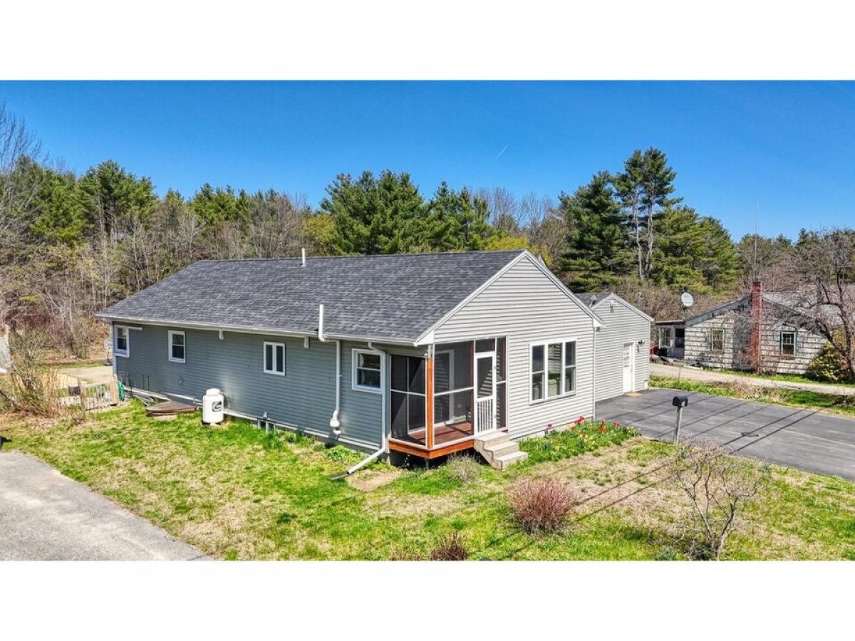 Picture of Home For Sale in Farmingdale, Maine, United States