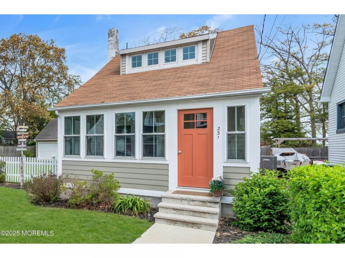 Picture of Home For Sale in Ocean Gate, New Jersey, United States