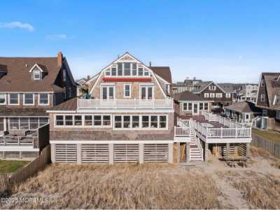 Home For Sale in Bay Head, New Jersey