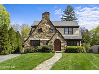 Home For Sale in Little Silver, New Jersey