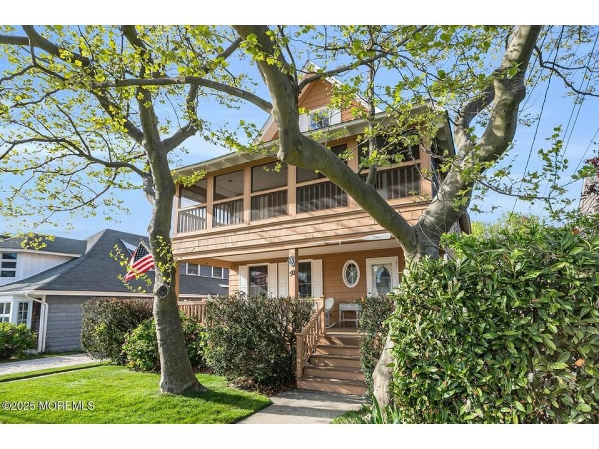 Picture of Home For Sale in Bay Head, New Jersey, United States