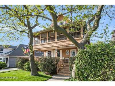 Home For Sale in Bay Head, New Jersey