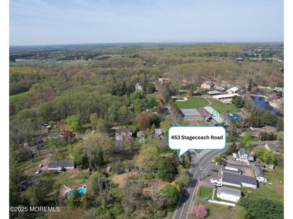 Picture of Home For Sale in Millstone, New Jersey, United States