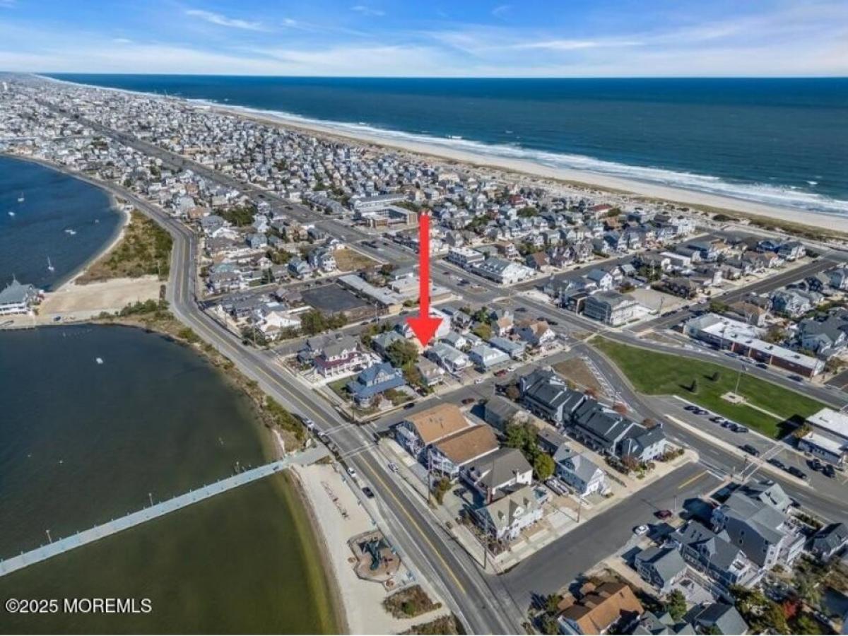 Picture of Home For Sale in Seaside Park, New Jersey, United States
