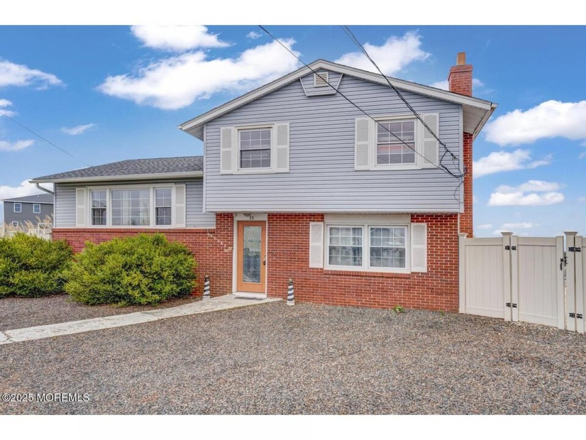 Picture of Home For Sale in Little Egg Harbor, New Jersey, United States