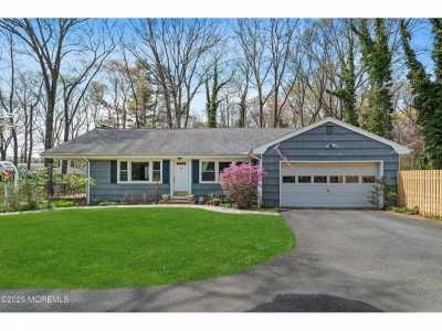 Home For Sale in Tinton Falls, New Jersey