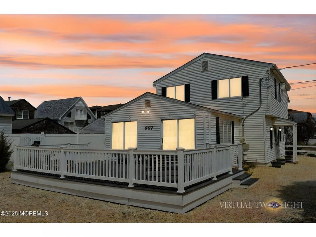 Picture of Home For Sale in Lavallette, New Jersey, United States