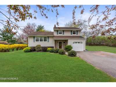 Home For Sale in Bridgewater, New Jersey