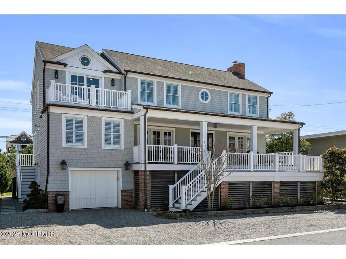 Picture of Home For Sale in Mantoloking, New Jersey, United States