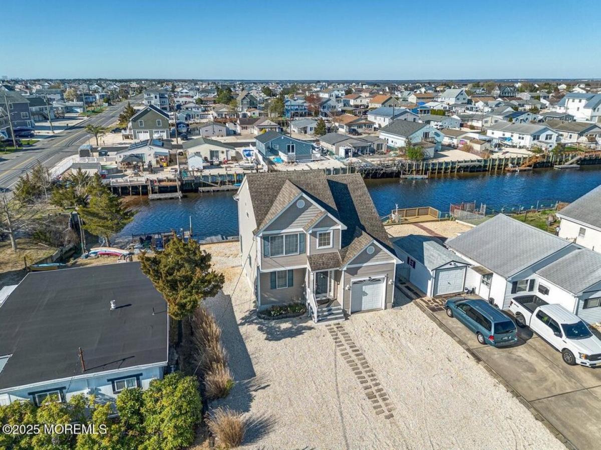 Picture of Home For Sale in Little Egg Harbor, New Jersey, United States