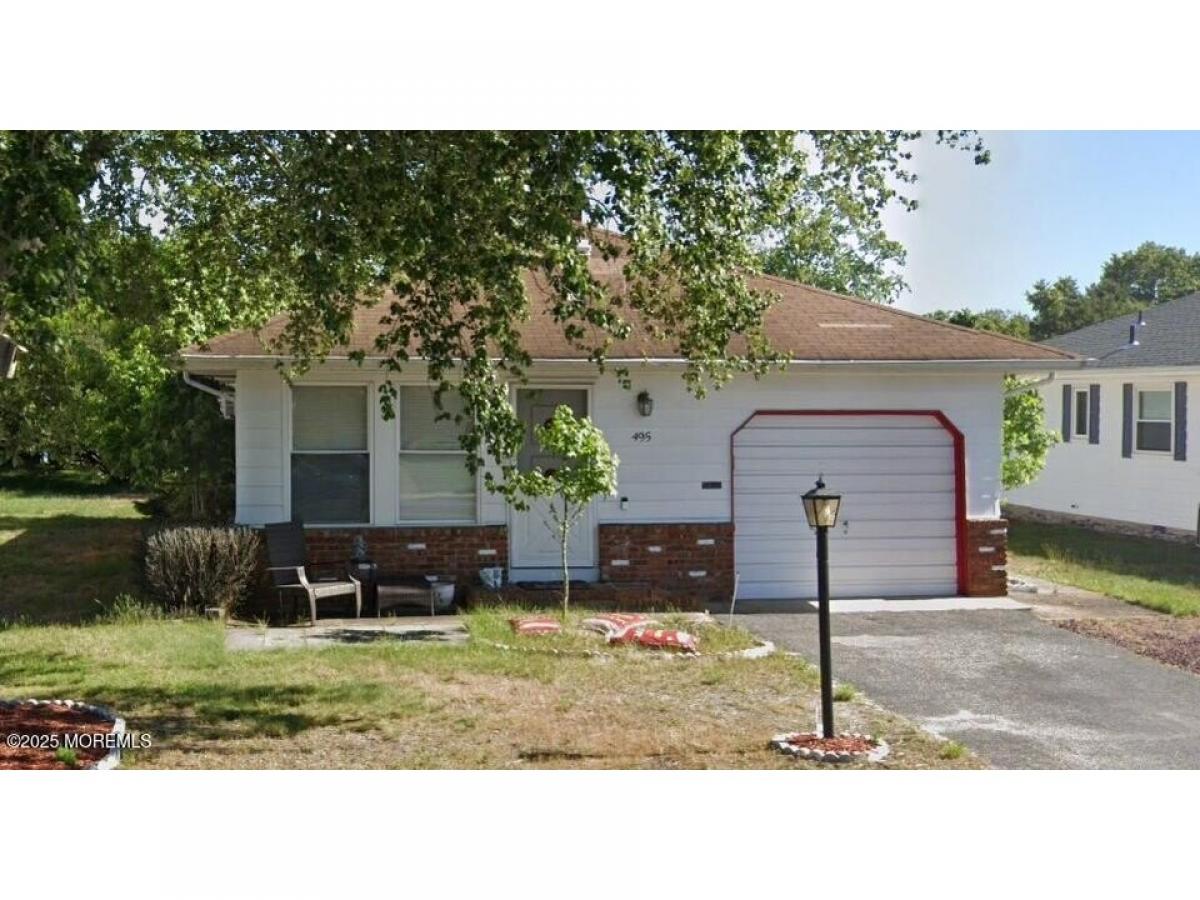 Picture of Home For Sale in Toms River, New Jersey, United States