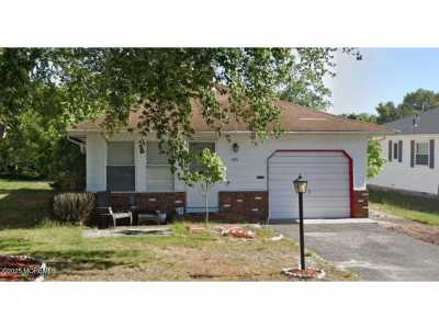 Home For Sale in Toms River, New Jersey