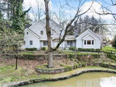 Home For Sale in Middletown, New Jersey