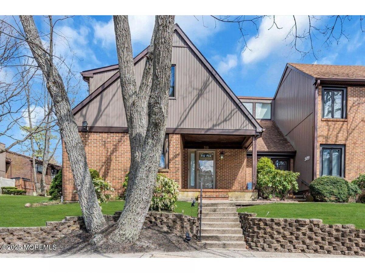 Picture of Home For Sale in Toms River, New Jersey, United States