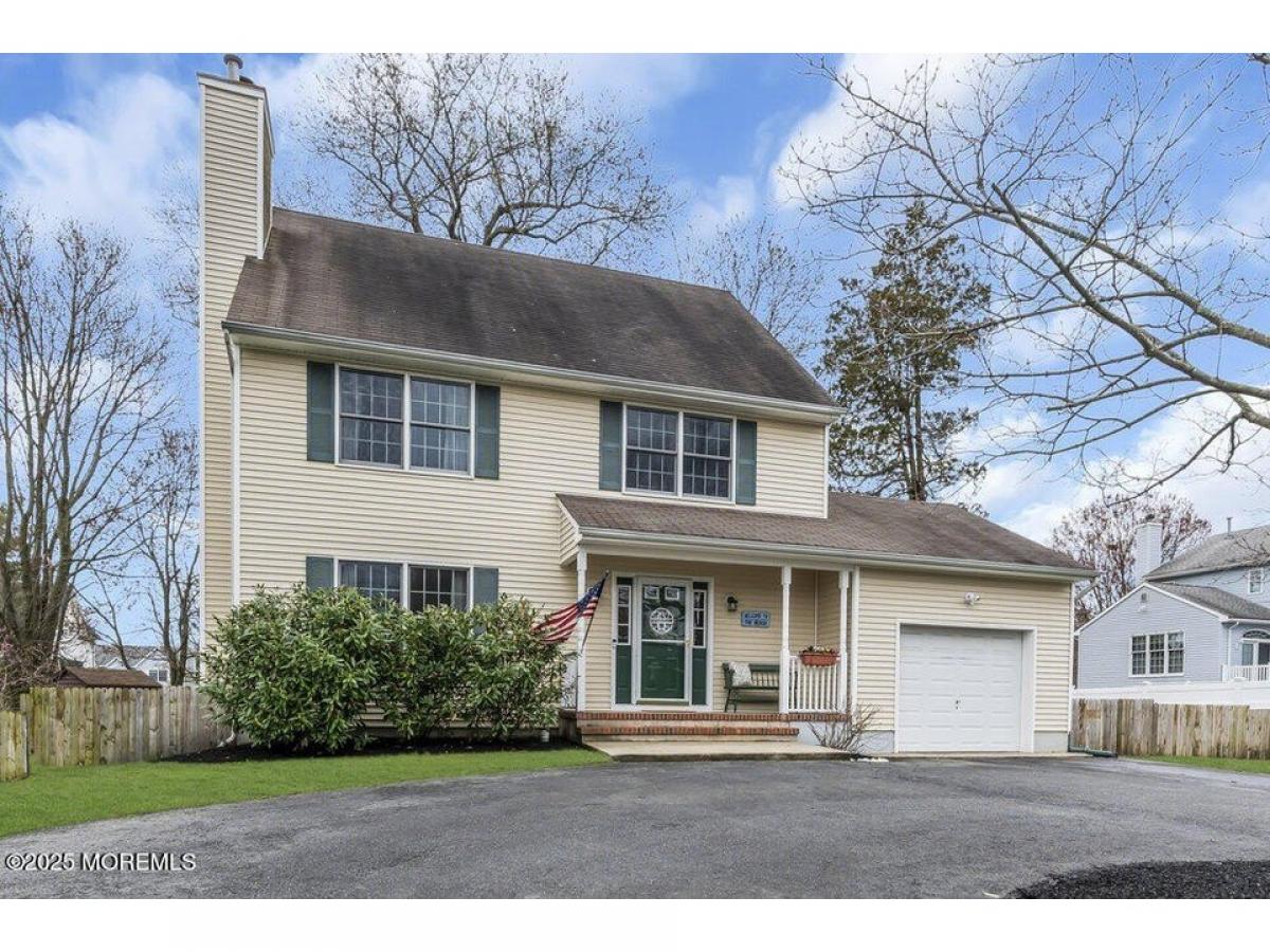 Picture of Home For Sale in Wall, New Jersey, United States