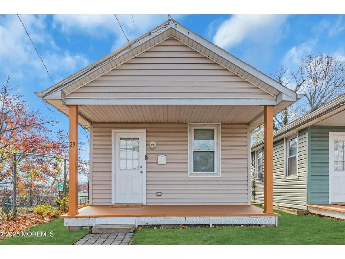 Picture of Home For Rent in Red Bank, New Jersey, United States