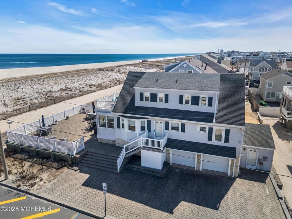 Picture of Home For Sale in Lavallette, New Jersey, United States