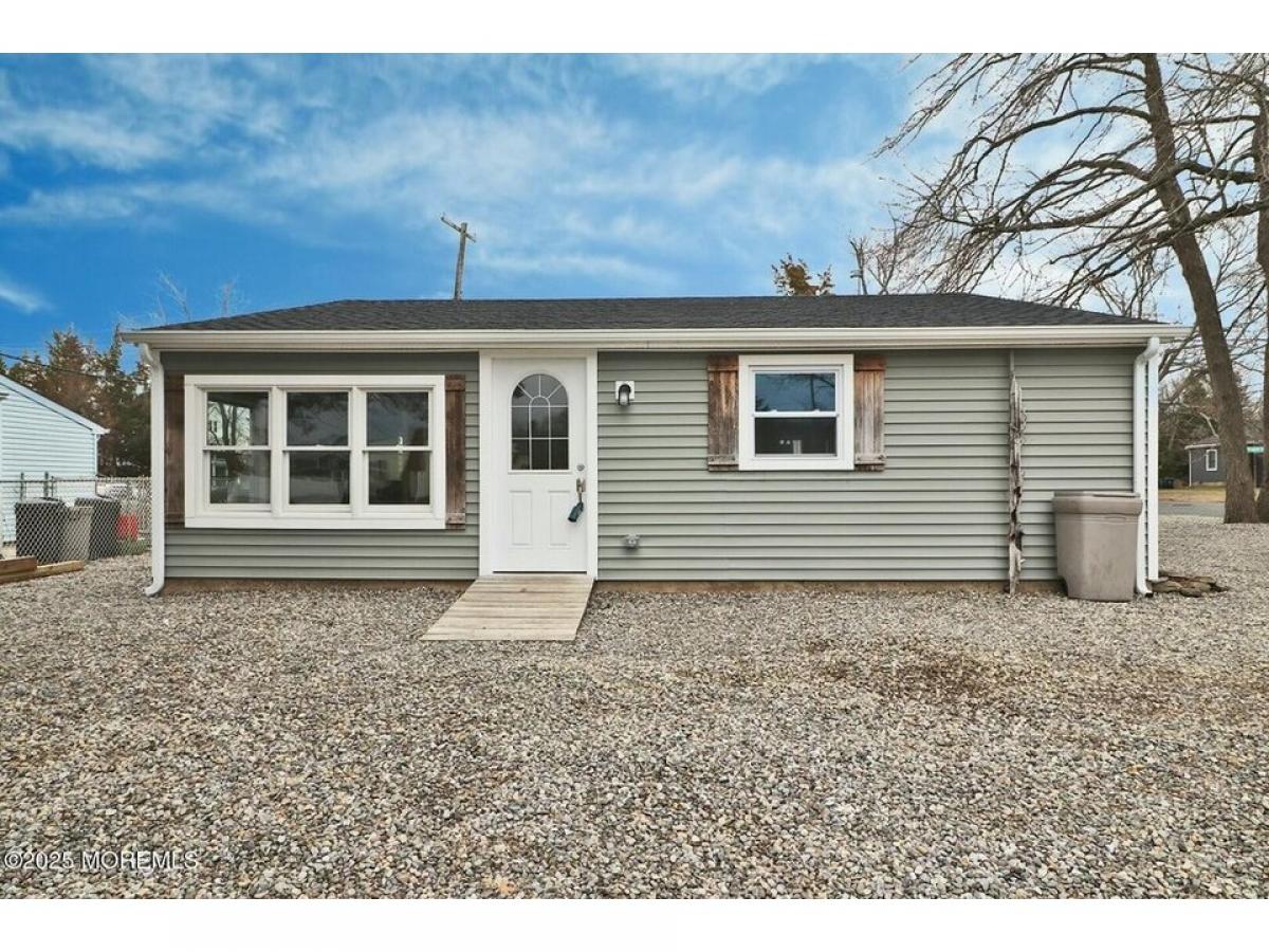 Picture of Home For Sale in Forked River, New Jersey, United States