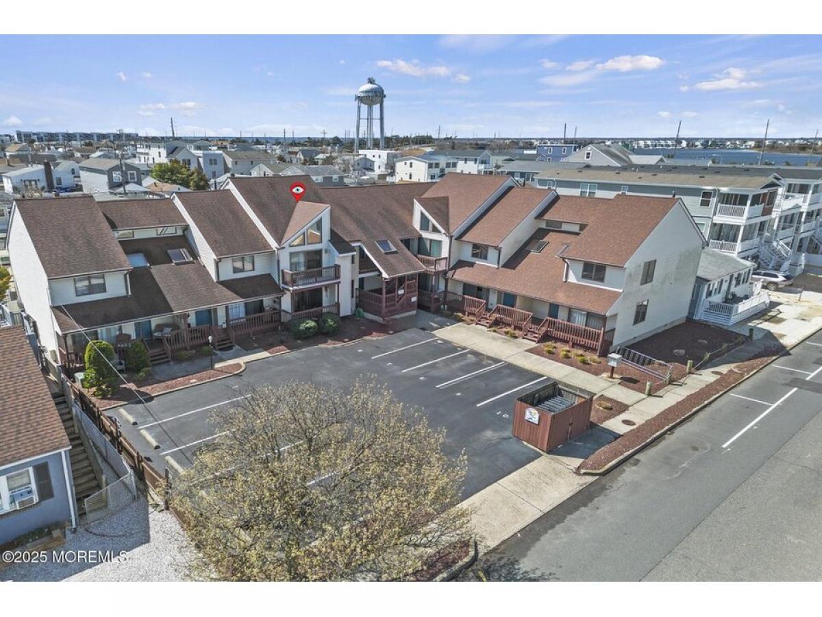 Picture of Home For Sale in Seaside Heights, New Jersey, United States
