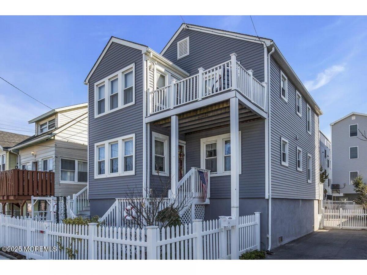 Picture of Home For Sale in Seaside Heights, New Jersey, United States