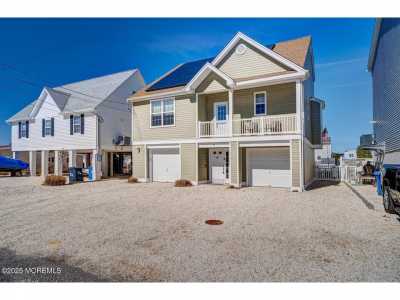 Home For Sale in Manahawkin, New Jersey