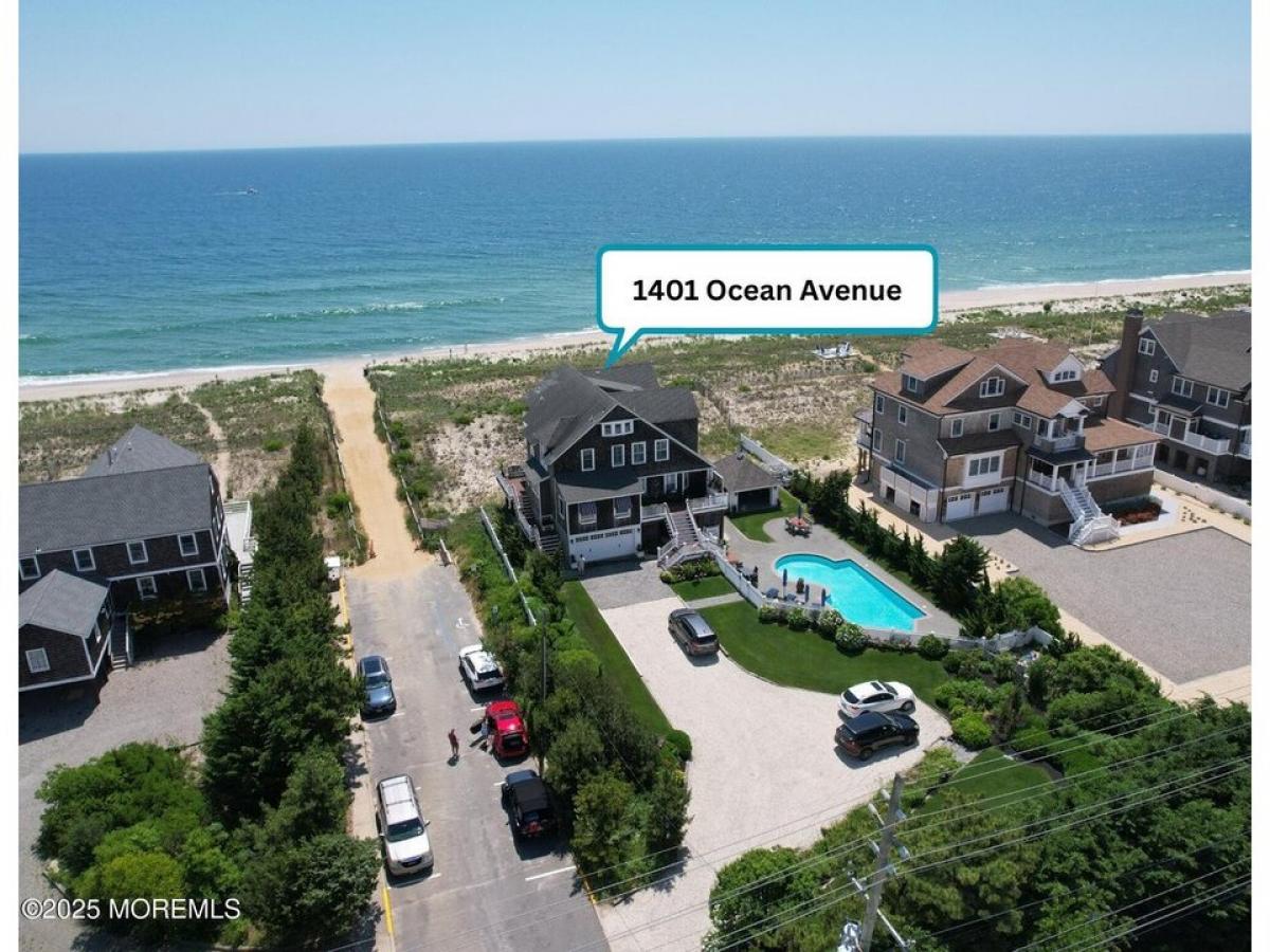 Picture of Home For Sale in Mantoloking, New Jersey, United States