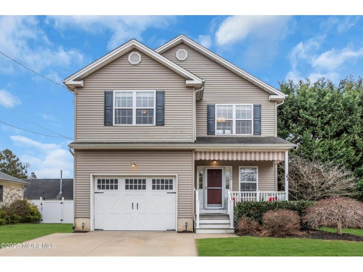 Picture of Home For Sale in West Belmar, New Jersey, United States