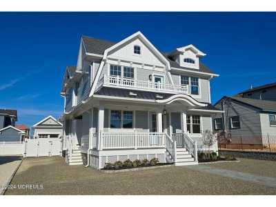 Home For Sale in Lavallette, New Jersey