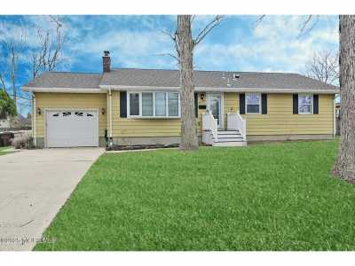 Home For Sale in Bayville, New Jersey